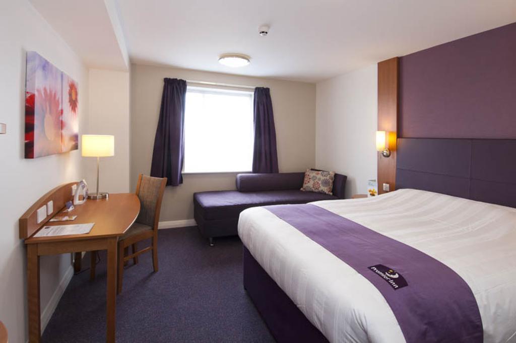 Premier Inn Leicester Fosse Park Bagian luar foto