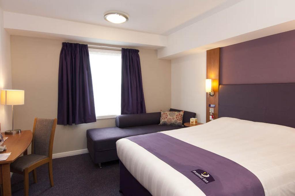 Premier Inn Leicester Fosse Park Bagian luar foto