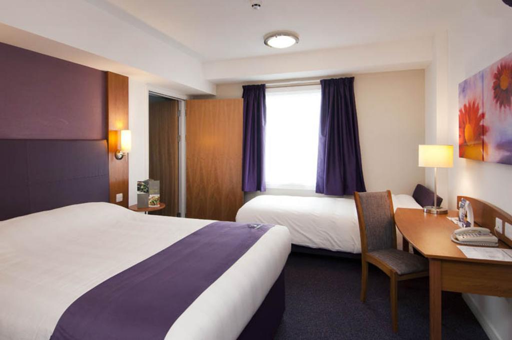 Premier Inn Leicester Fosse Park Bagian luar foto
