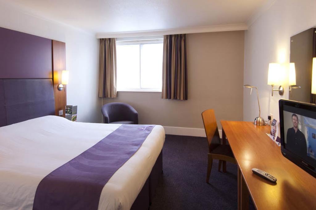 Premier Inn Leicester Fosse Park Bagian luar foto