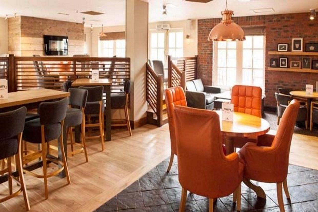 Premier Inn Leicester Fosse Park Bagian luar foto