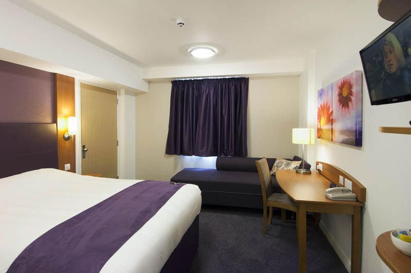 Premier Inn Leicester Fosse Park Bagian luar foto
